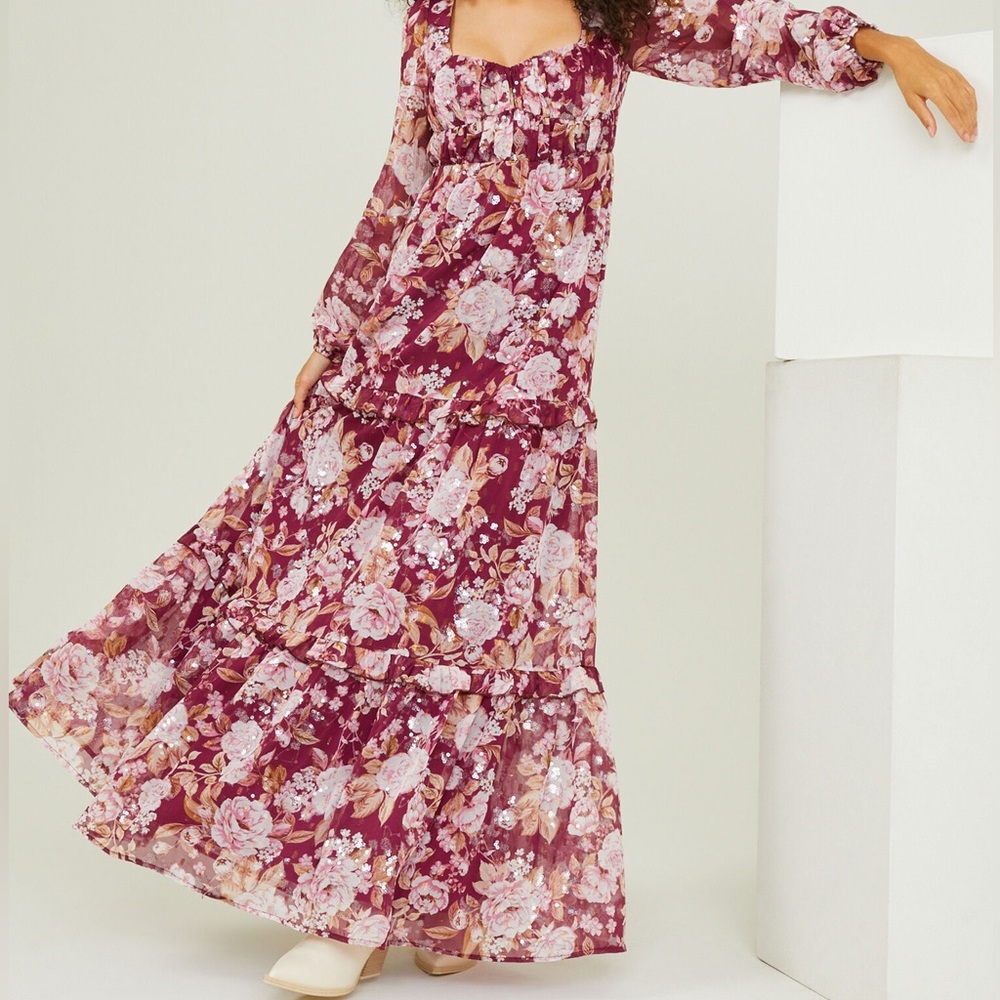 Cute floral dress with sequins